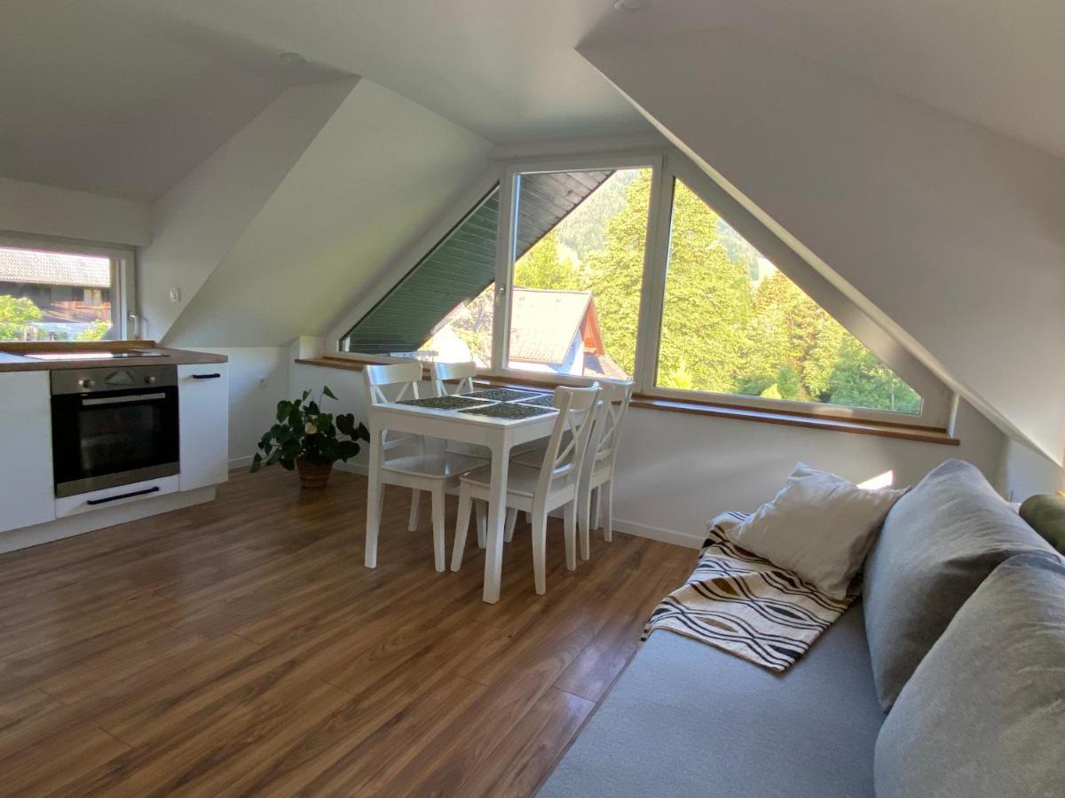 Apartment Zidana Marela - Attic With A View Краньска Гора Экстерьер фото